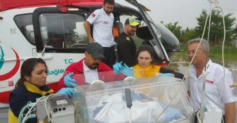 Ambulans helikopter yeni doğan bebek için havalandı