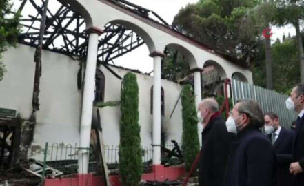 Cumhurbaşkanı Erdoğan, Vaniköy Camii’de incelemelerde bulundu