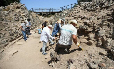 Troya'da 150 yıllık tahribat giderilmeye çalışılıyor