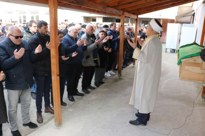 Depremde ölen astteğmen ve öğretmen Karabük'te son yolculuğuna uğurlandı