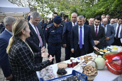 Edirne'de Vali Sezer kırsalda takibi bırakmıyor