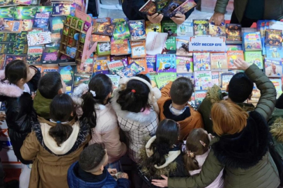 Bursa İnegöl'de 'Kitap Günleri' coşkusu sürüyor